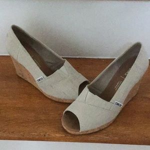 Toms wedge open toe shoe